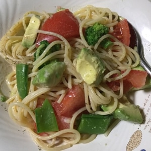 アボカドとトマトと海老のまろやか冷製パスタ レシピ 作り方 By Ochikeron 楽天レシピ